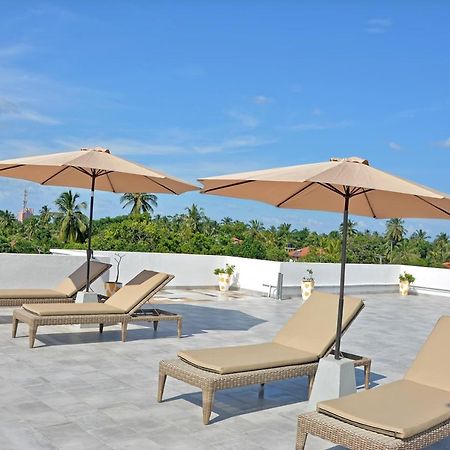 Negombo New Queen'S Palace エクステリア 写真