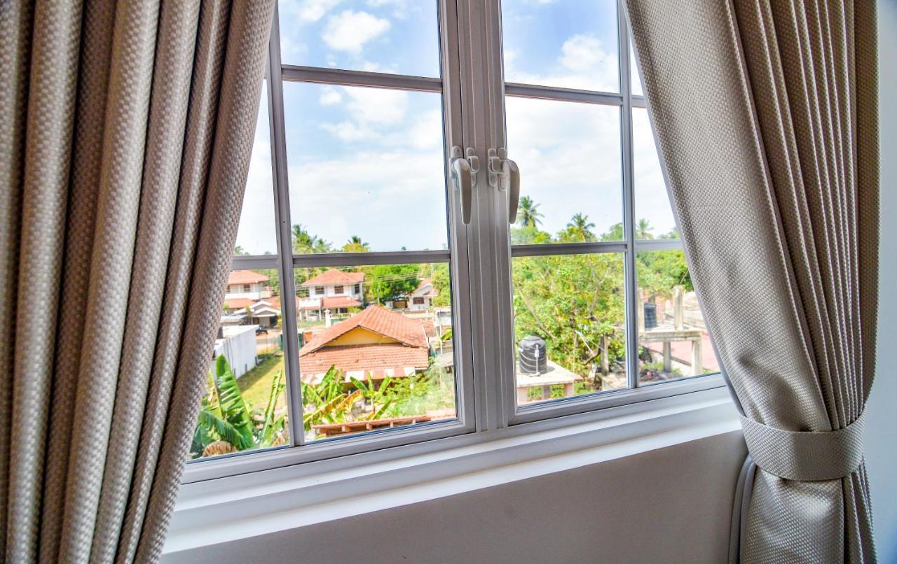 Negombo New Queen'S Palace エクステリア 写真