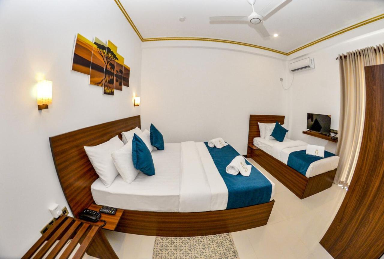 Negombo New Queen'S Palace エクステリア 写真