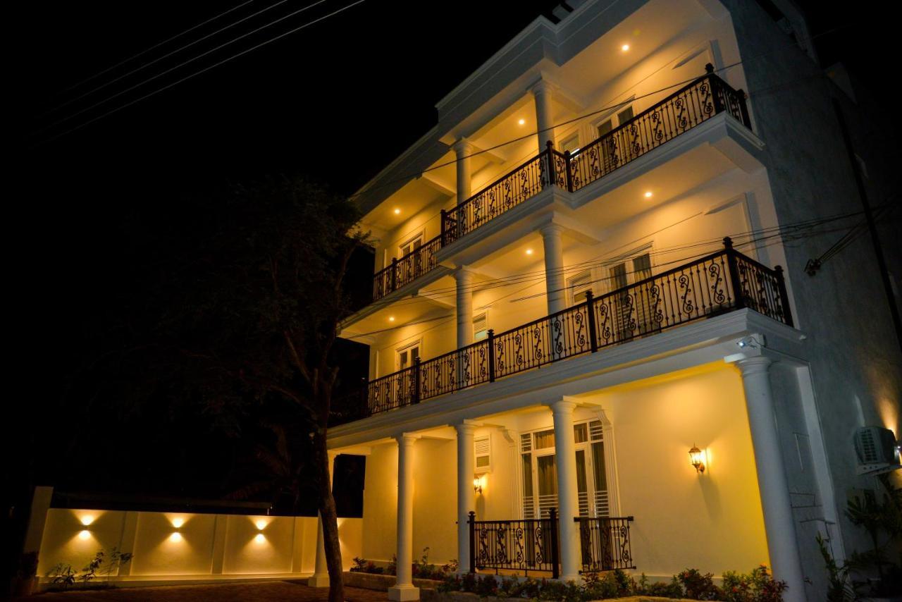 Negombo New Queen'S Palace エクステリア 写真