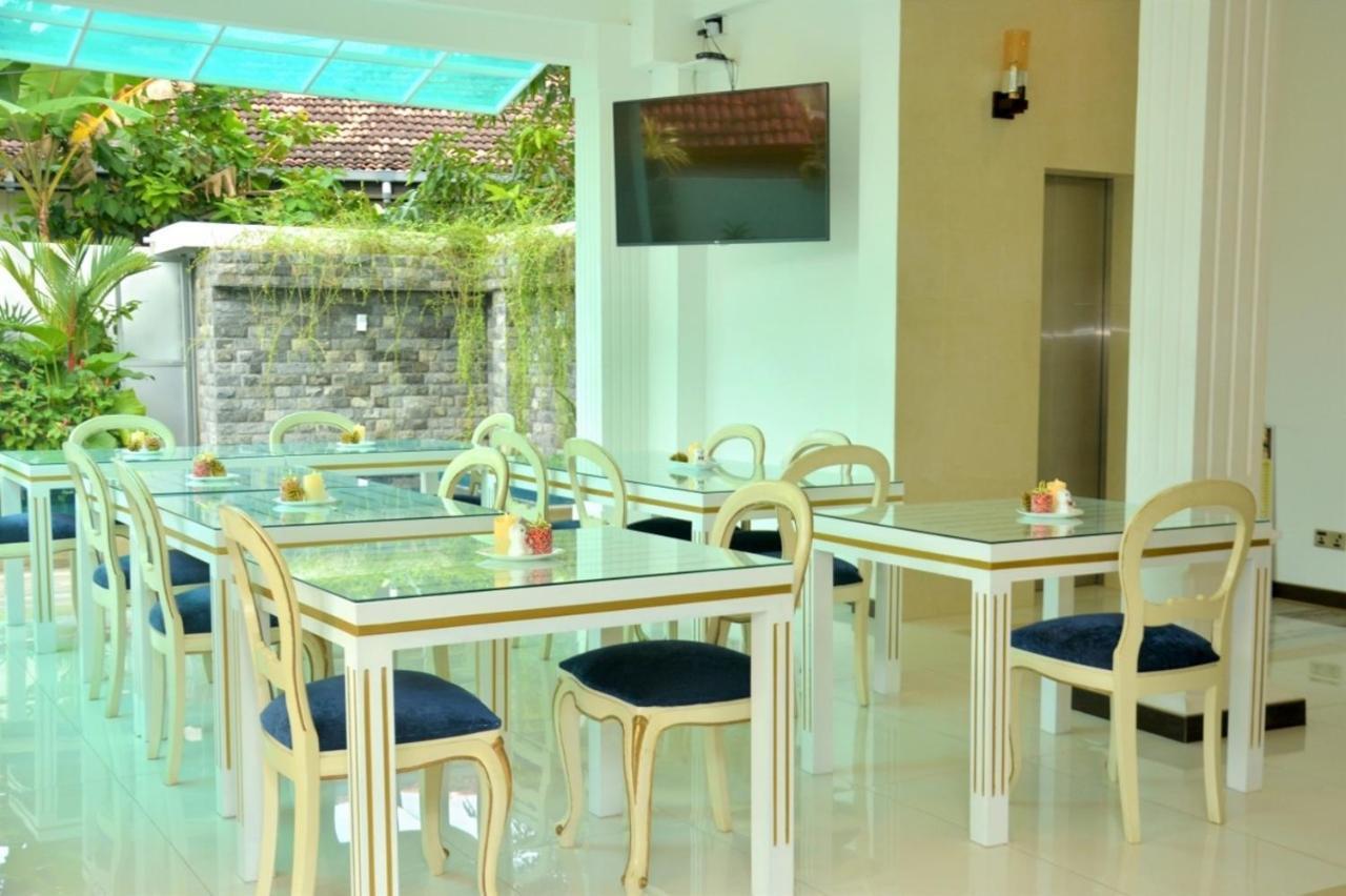 Negombo New Queen'S Palace エクステリア 写真